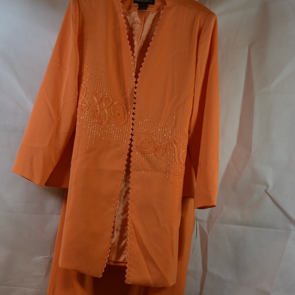 Special Occasion/MOB/Wedding/Church  3 pc beaded/Embellished Suit NWT SZ 14 - Picture 5 of 11